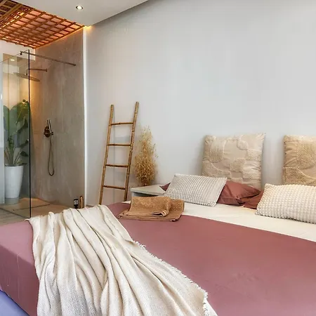 Akasha Living By The Sea Apartment *